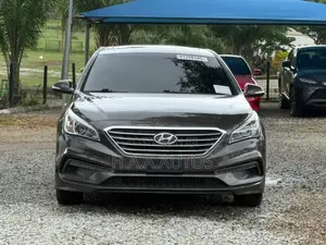 Hyundai Sonata Sport Sedan FWD (2.4L 4cyl 6A) 2017 Gold