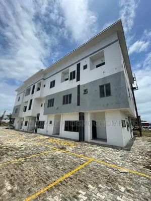 3bdrm Duplex in Lafiaji for rent