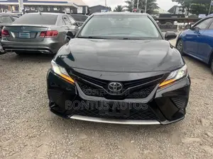 Toyota Camry XSE FWD (2.5L 4cyl 8AM) 2018 Black