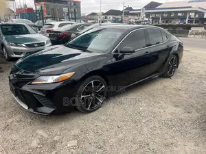 Toyota Camry XSE FWD (2.5L 4cyl 8AM) 2018 Black