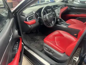Toyota Camry XSE FWD (2.5L 4cyl 8AM) 2018 Black