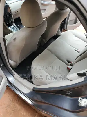Toyota Corolla L 4dr Sedan (1.8L 4cyl 5M) 2013 Gray