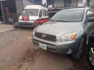 Toyota RAV4 2009 Green