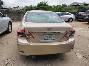 Toyota Corolla 2012 Gold