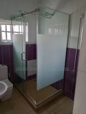 Frameless Glass Shower Cubicle