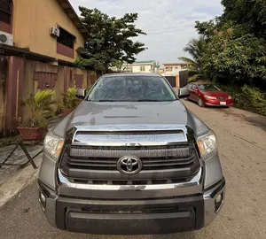 Toyota Tundra 2015 Gray