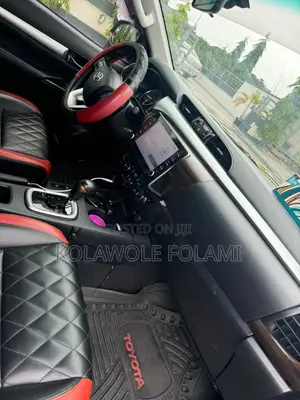 Toyota Hilux 2021 Black