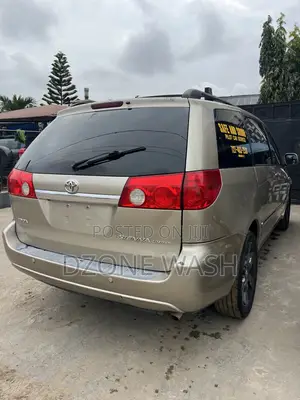 Toyota Sienna 2007 Gold