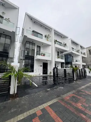 4bdrm Duplex in Chevron for sale