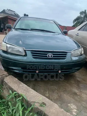 Toyota Camry 2000 Green