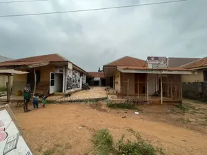 Shopping Complex Facing Main Road at Jenrinyin - Kute After Akala Est