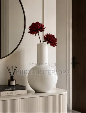 Lux Table Vase