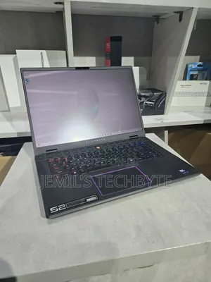 Laptop Alienware M16 R2 32GB Intel Core Ultra 9 SSD 1T