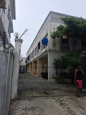 4bdrm Duplex in Ikota for rent