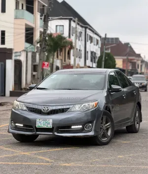 Toyota Camry 2014 Gray