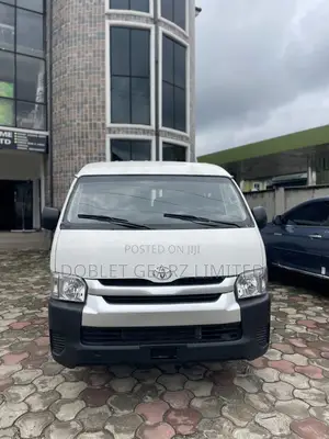 Toyota HiAce 2015 White