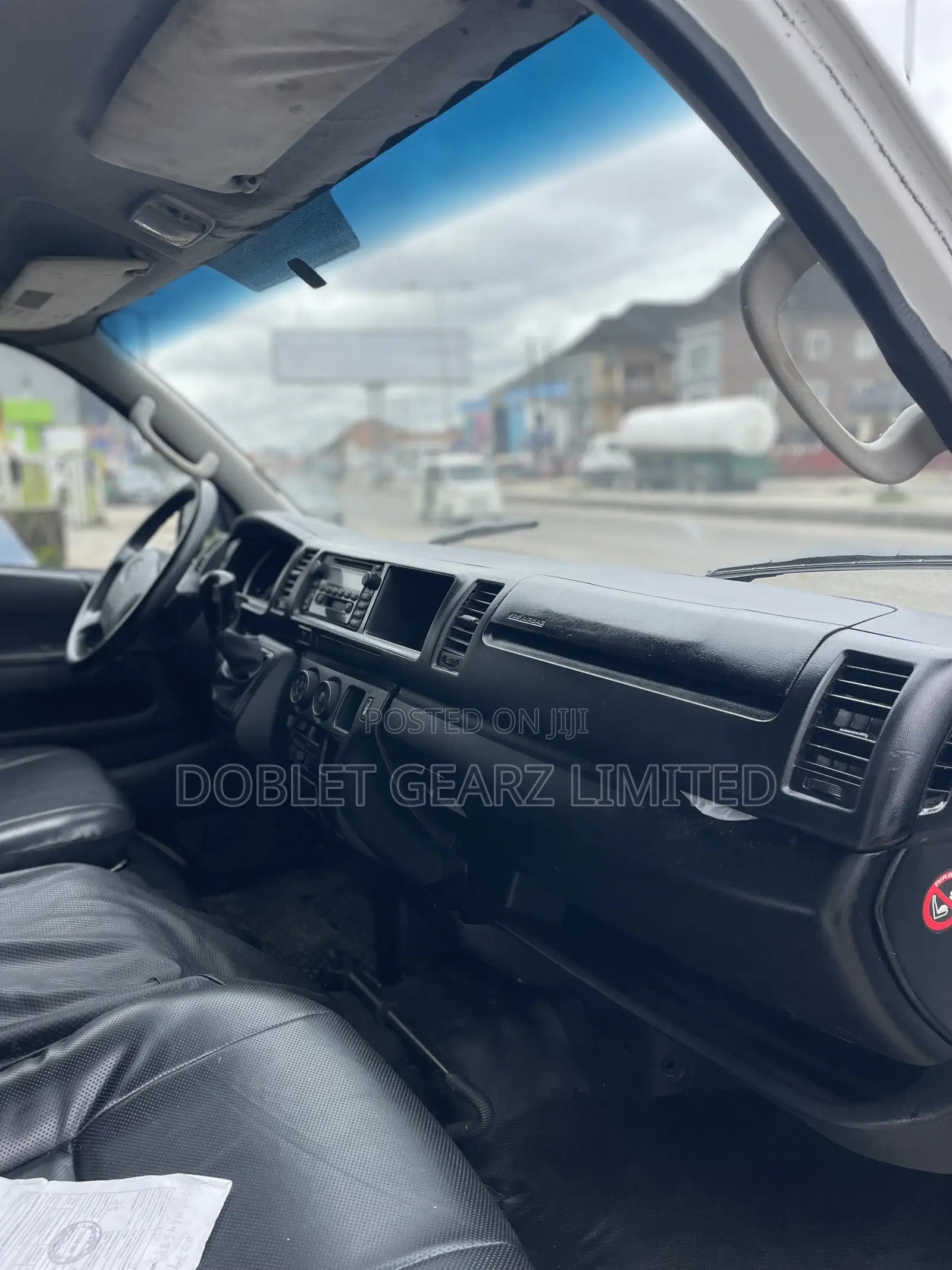 Toyota HiAce 2015 White