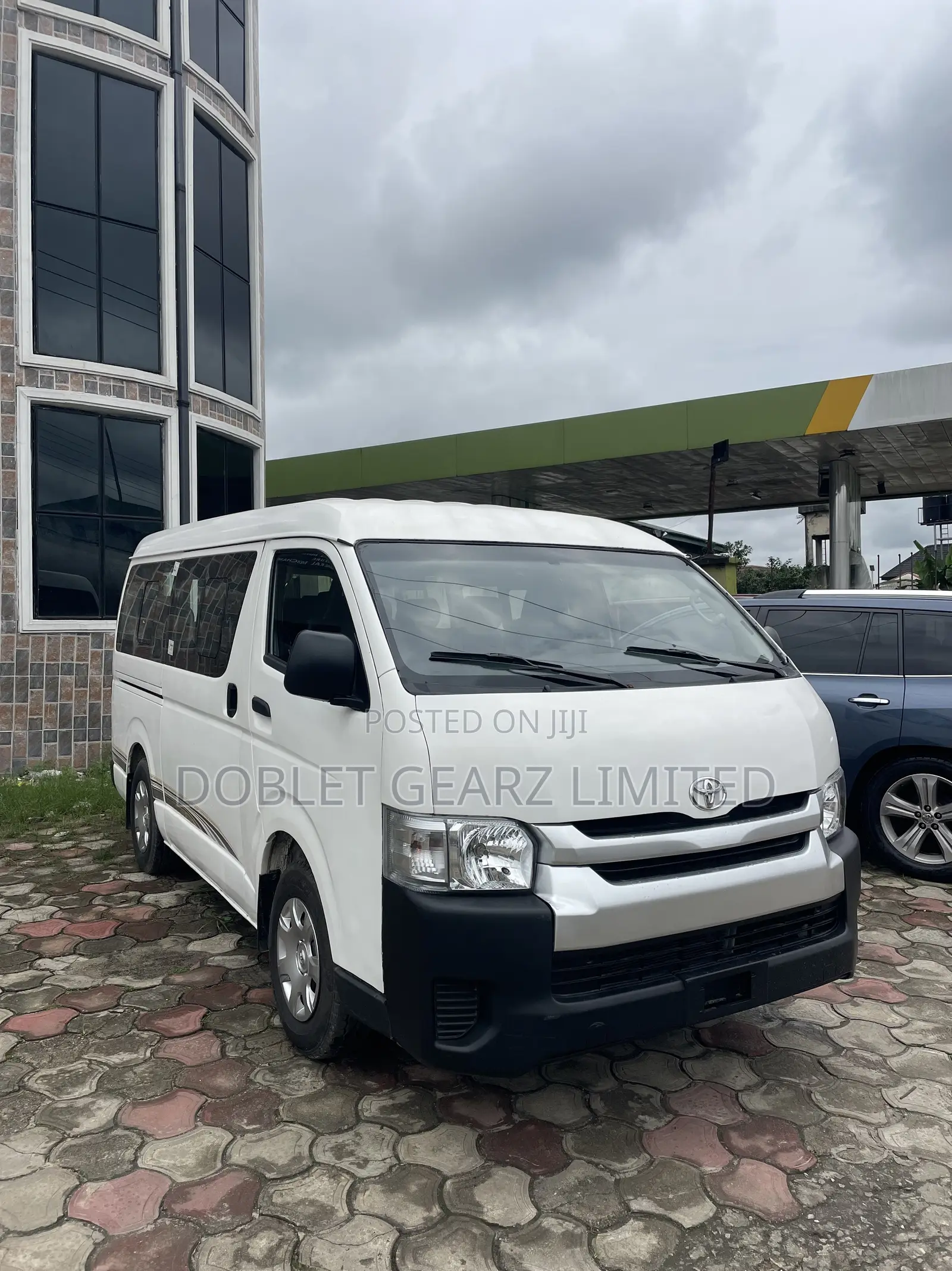 Toyota HiAce 2015 White