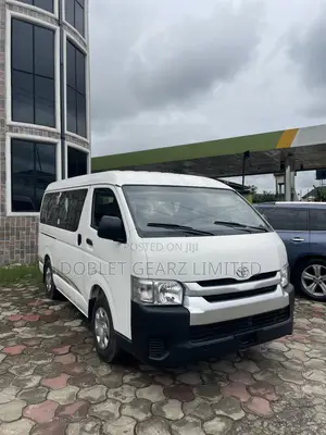 Toyota HiAce 2015 White