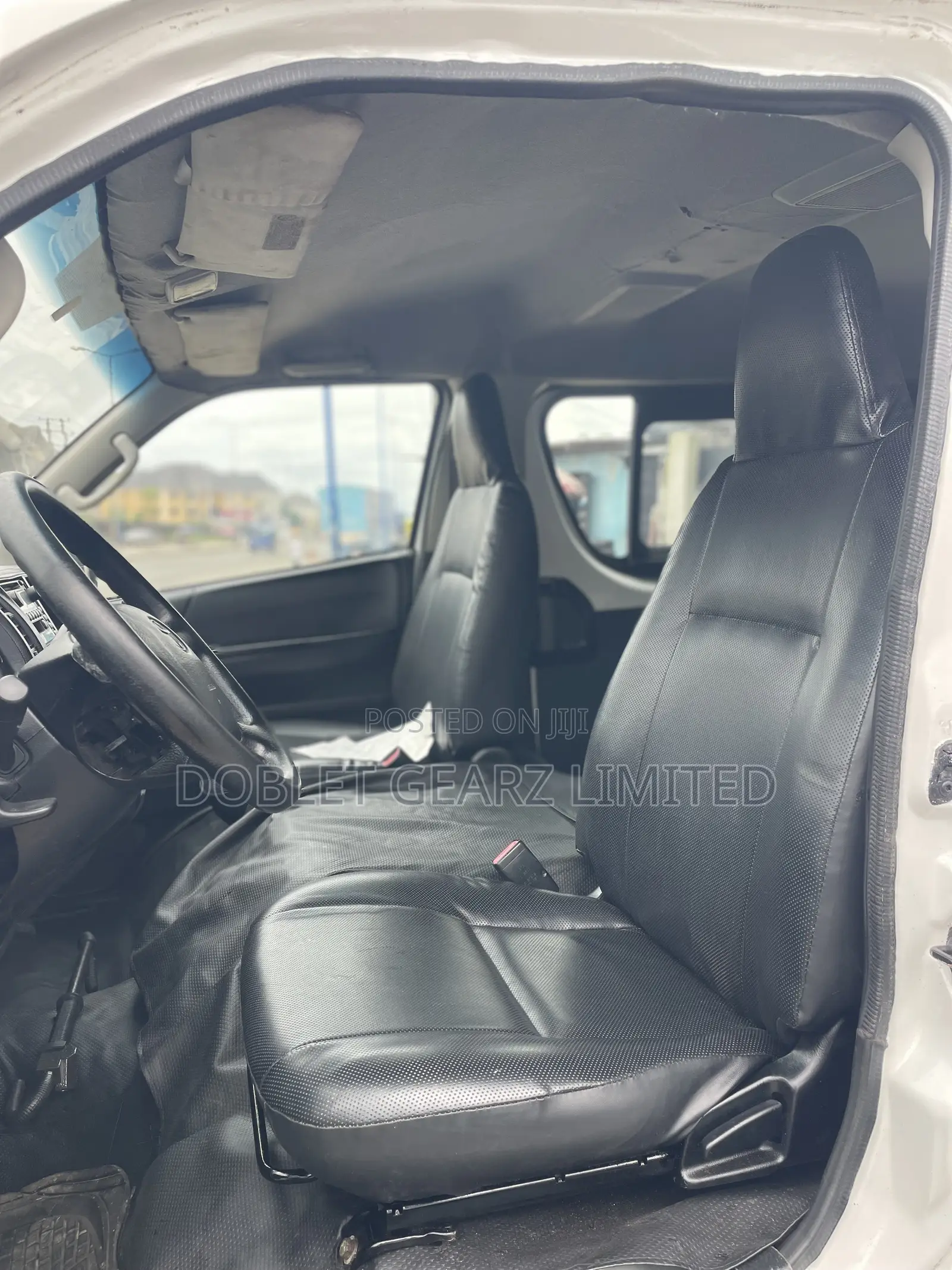 Toyota HiAce 2015 White