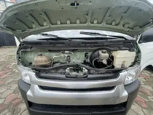 Toyota HiAce 2015 White