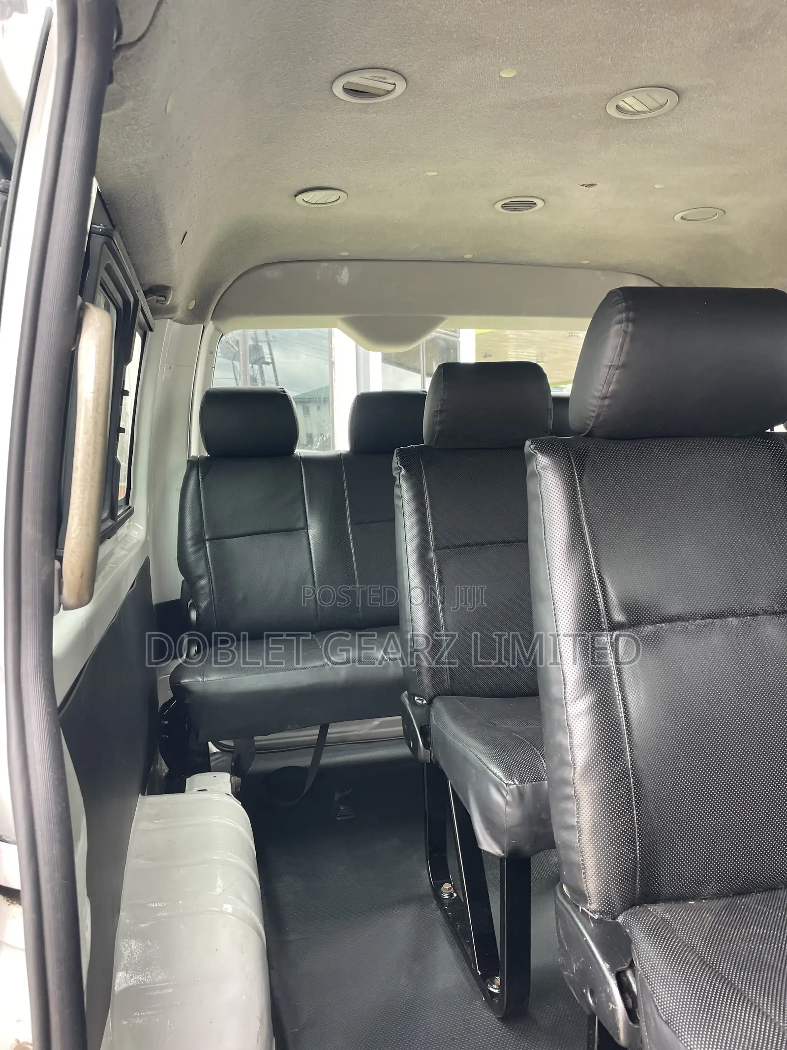 Toyota HiAce 2015 White