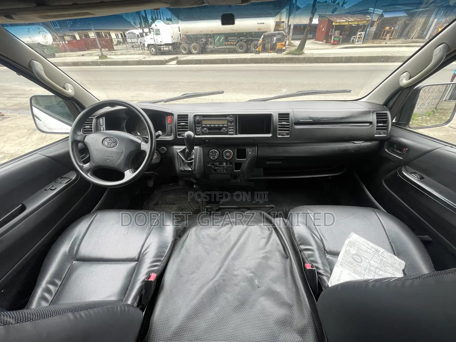 Toyota HiAce 2015 White