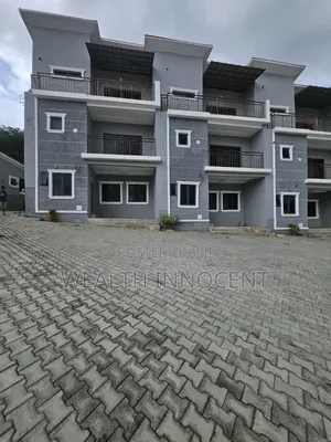 4bdrm Duplex in Zone B for rent
