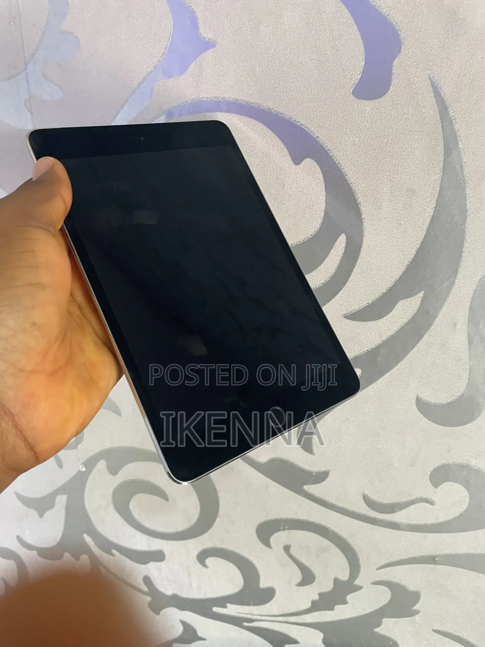 Apple iPad mini 4 128 GB Gray