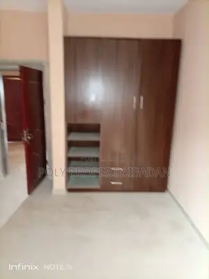 4bdrm Duplex in Jericho Gra for rent