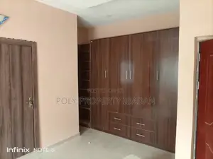 4bdrm Duplex in Jericho Gra for rent