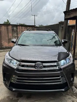 Toyota Highlander Limited Platinum V6 4x4 (3.5L 6cyl 6A) 2016 Gray