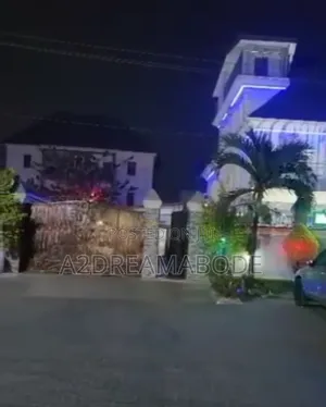 Exquisite Hotel