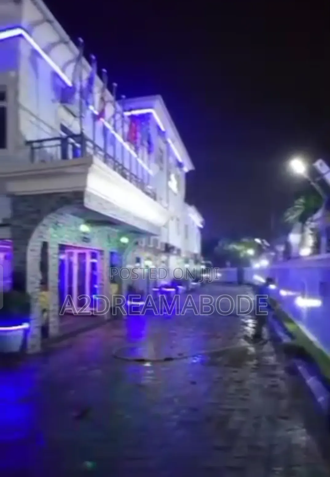 Exquisite Hotel