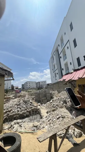 2bdrm Apartment in Lekki Expressway for sale