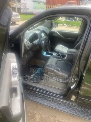 Nissan Pathfinder SE 2007 Black