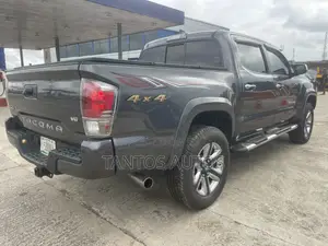 Toyota Tacoma 4dr Double Cab 2016 Gray