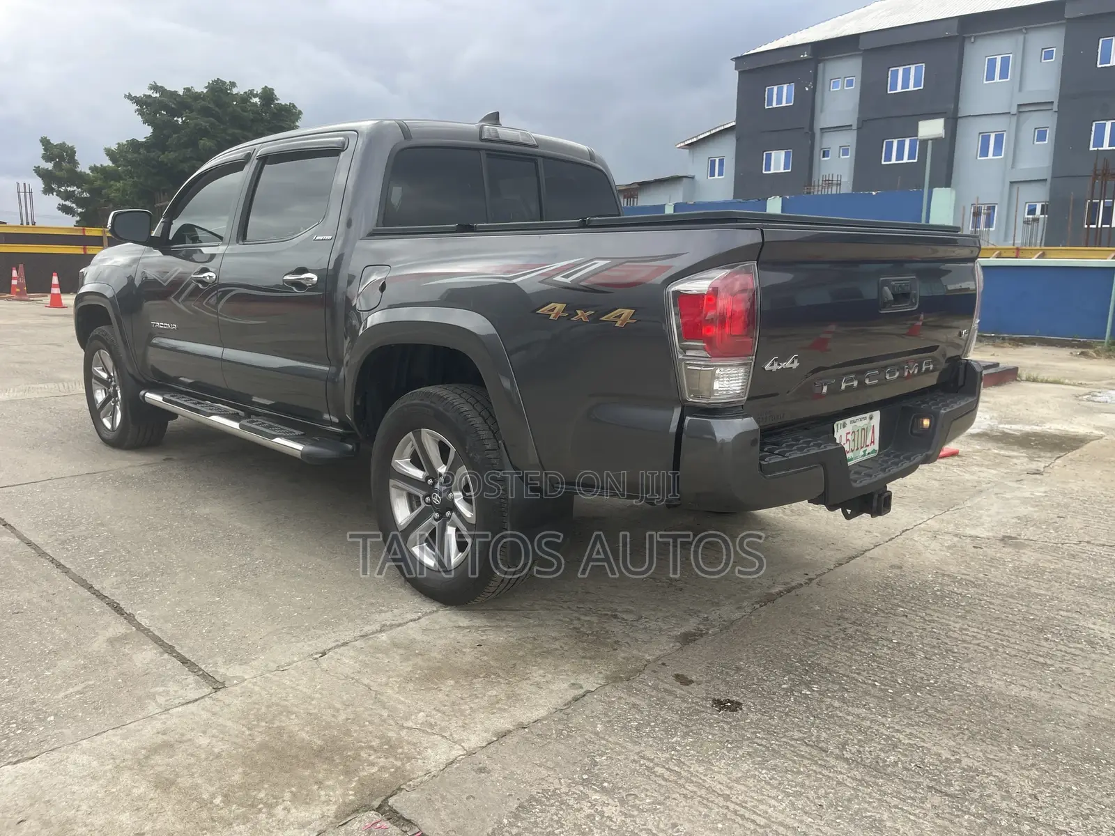 Toyota Tacoma 2017 Gray
