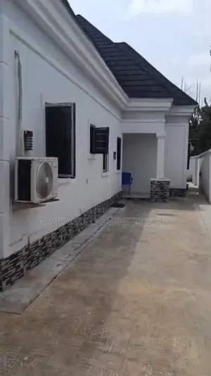3bdrm Bungalow in Benin City for sale