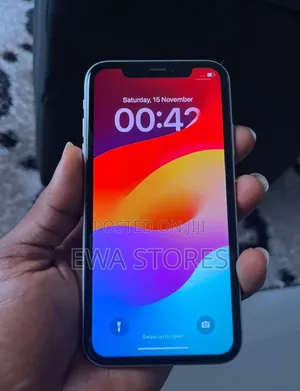 Apple iPhone XR 64 GB White