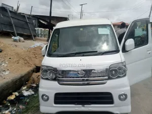 Daihatsu Hijet 2007 White