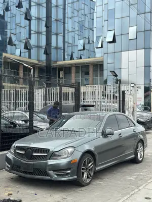Mercedes-Benz C300 Sport 4Matic Sedan AWD (3.0L 6cyl 7A) 2012 Green