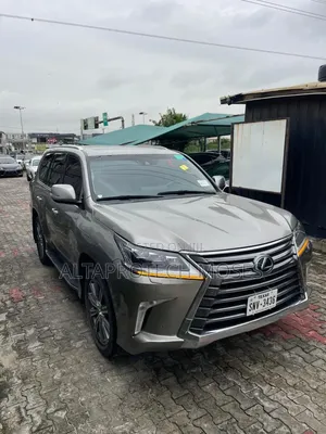 Lexus LX 570 AWD 2016 Gold