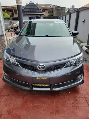Toyota Camry SE 4dr Sedan (2.5L 4cyl 6A) 2014 Gray