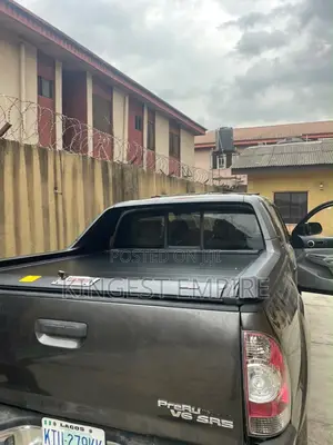 Manual Rolling Boot Cover With TRD Spoiler for Tacoma Short Boot