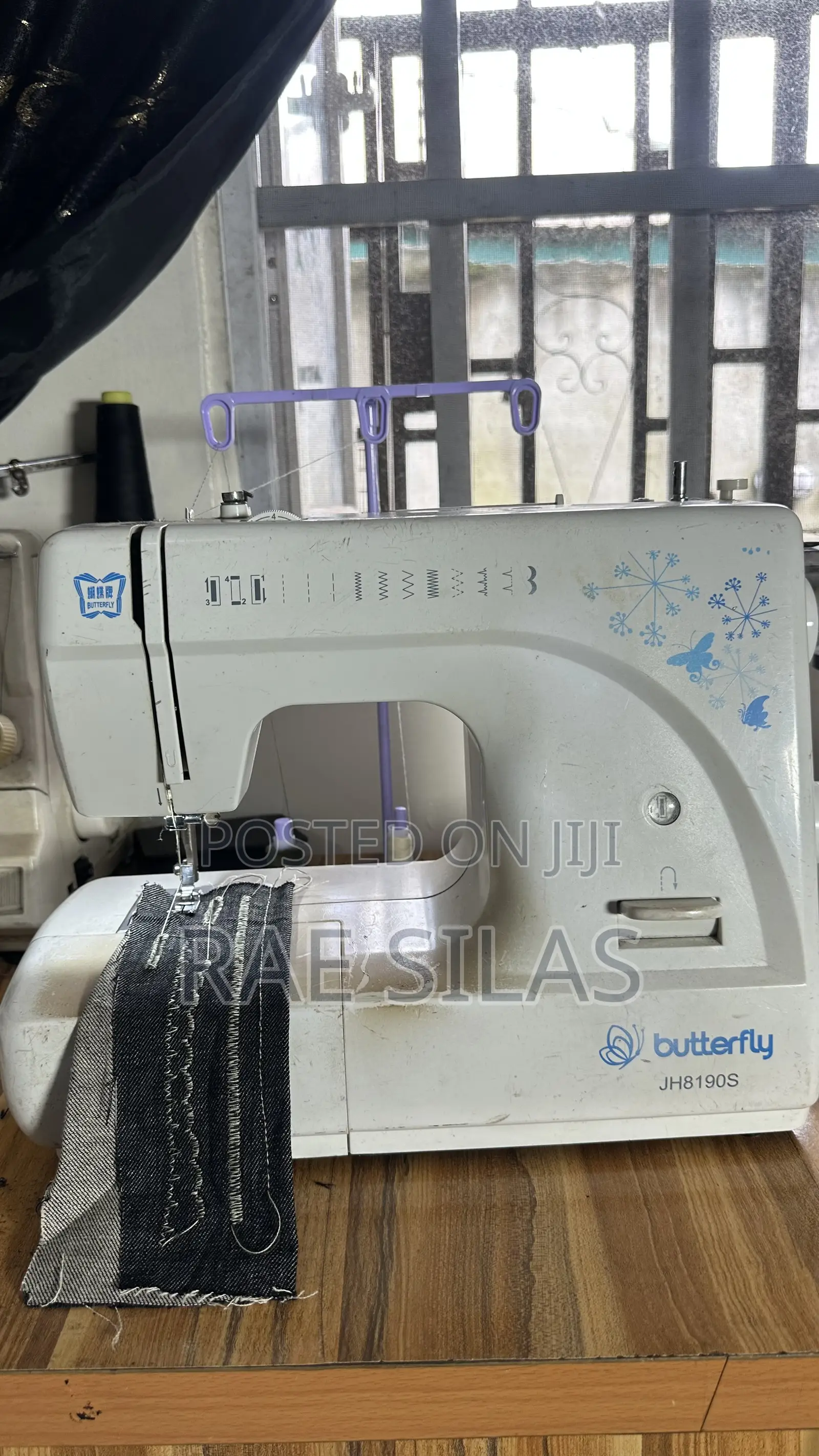 Tabletop Sewing Machine