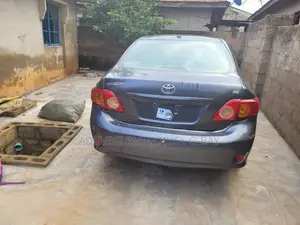 Toyota Corolla 2010 Gray