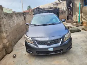 Toyota Corolla 2010 Gray