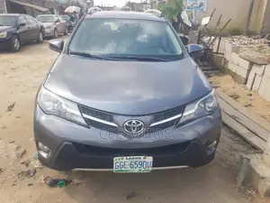 Toyota RAV4 LE 4dr SUV AWD (2.5L 4cyl 6A) 2015 Gray