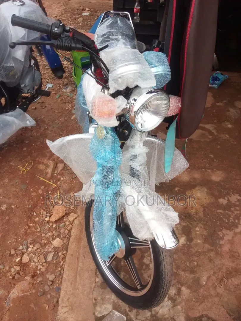 New Bajaj Boxer 2026 Red